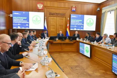 В рамках рабочей поездки в Калининградскую область генеральный директор Росагролизинга Павел Косов встретился с губернатором Алексеем Беспрозванных