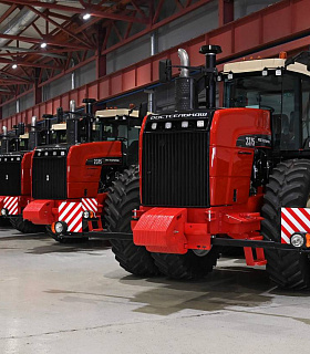 Продажи сельхозтехники в 2025 году сократились почти вдвое