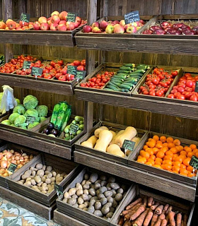 Плодожорка, трипсы и червец Комстока найдены в импортных овощах и фруктах