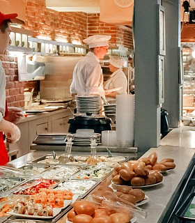 Минтруд предложил сократить долю иностранных работников в девяти отраслях в 2026 году